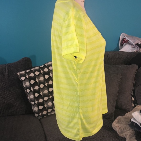 🎉4 for $20 Reebok Burnout Tee, XL - Picture 3 of 5